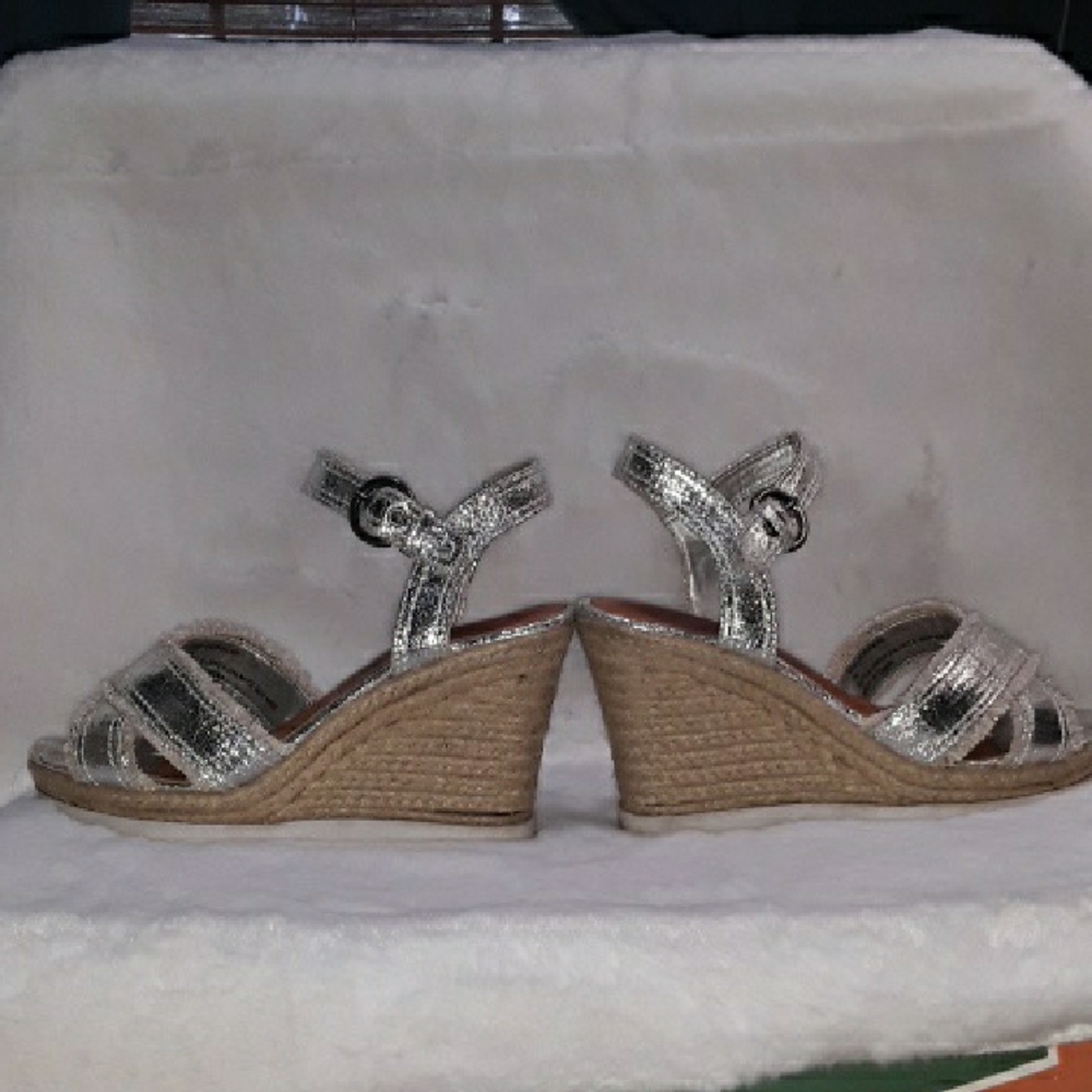 **SOLD** Silver Metallic Espadrille Sandals - Picture 4 of 9